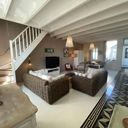 Charmante Maison A - Proche Centre Et Plage - Ideale Famille - Fr-1-709-42 Ferienhaus