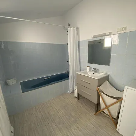 Charmante Maison A - Proche Centre Et Plage - Ideale Famille - Fr-1-709-42 Ferienhaus